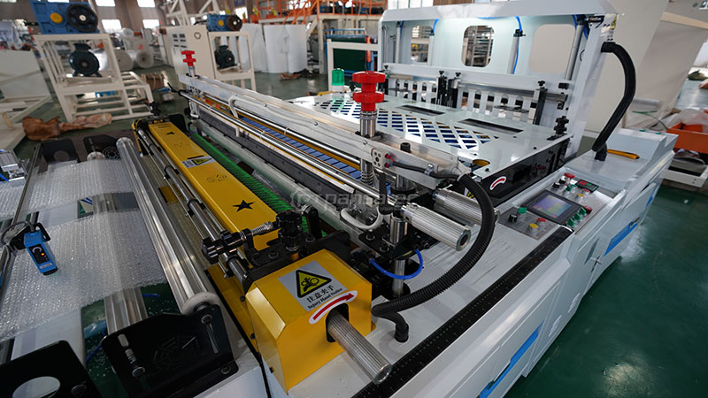 Máquina para fabricar plástico burbuja (sellado de 2 lados)