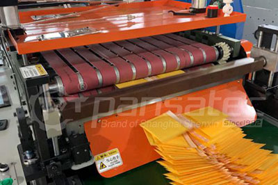Máquina para fabricar sobre burbuja