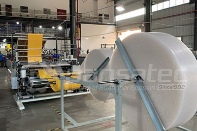 Máquina para fabricar sobre burbuja